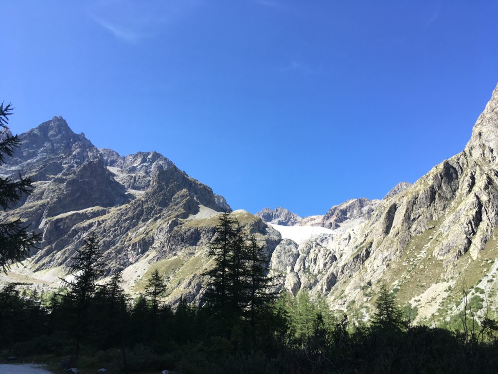 Vue du Glacier Blanc depuis la vallée