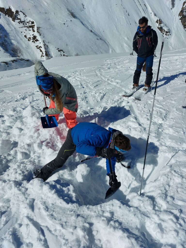  recherche de victimes d’avalanche